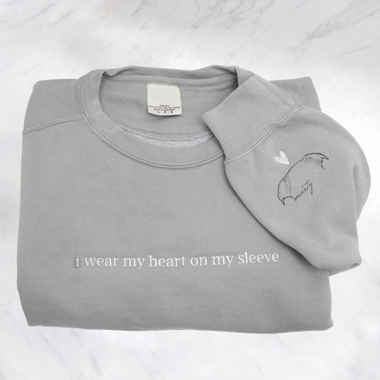 "Corazón en mi manga" Cuello redondo personalizado bordado, unisex